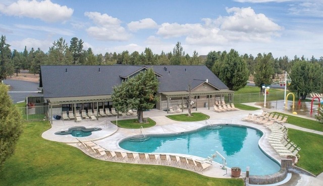 Redmond | High Desert Easy Access Stay | Pool + Trails | 2BR Ground Floor