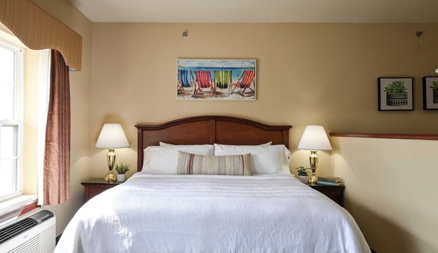 Relaxing Stay w/Poolside Fun, Kayaking & Golf Course Access! Free Parking! in Pembine