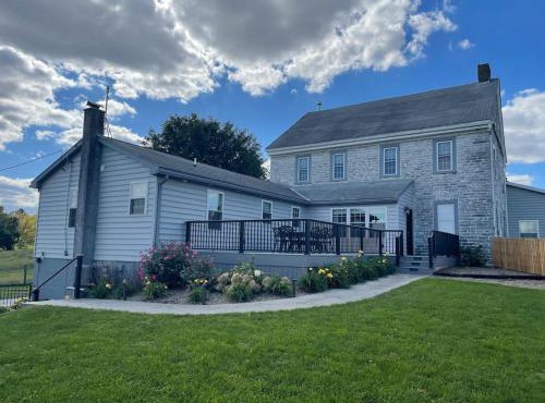 Restored 1800s Farmhouse on Working Sheep Farm