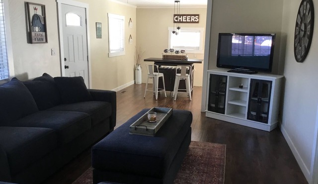 Riverfront Cozy, Cute Rental