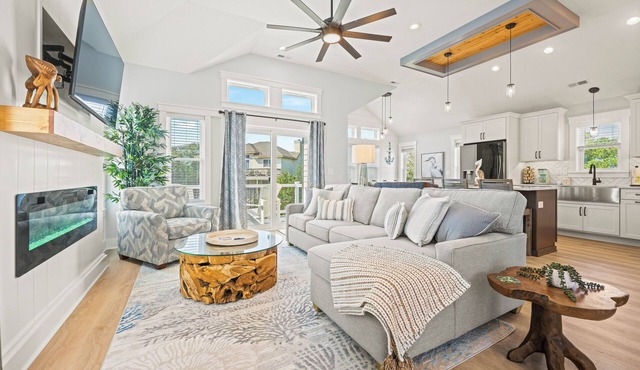 Sandy Pelican: Pool, Hot Tub, Elevator, Close to Beach