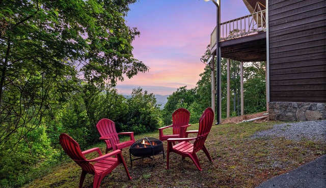 Secluded Mountain Cabin w/Hot Tub, Game Room & Stunning Smoky Views