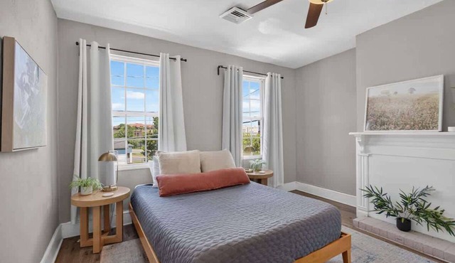 Shipside Suite~Fast WI-FI, Backyard Oasis, Family