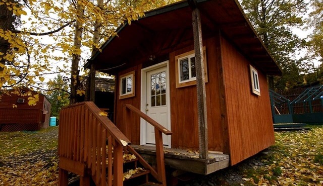 Small Group Cabin Ideal to Relax and Explore Nature in Alaska