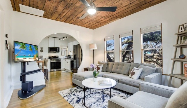 SoCo - Creekside Bungalow - Portoro