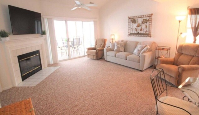 Stunning Top Floor View! Queen Bunk Bed! Family Friendly Harbour Towne Complex! Slip Close to Unit!
