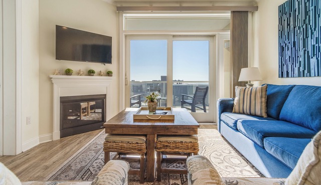 Stunning views from beautiful 2 BR/2 Bath condo