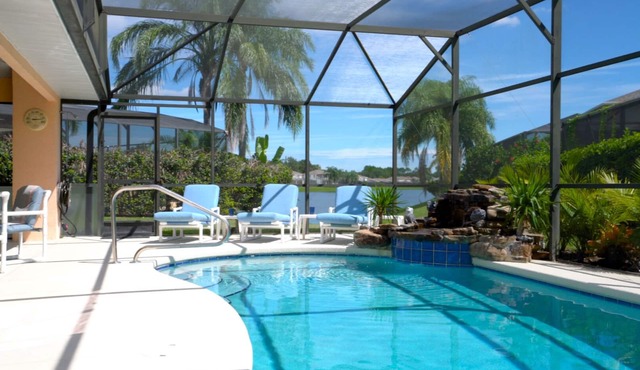 Sunset Retreat Villa-Disney/Princess Rooms -Private Pool Area/Tropical Waterfall