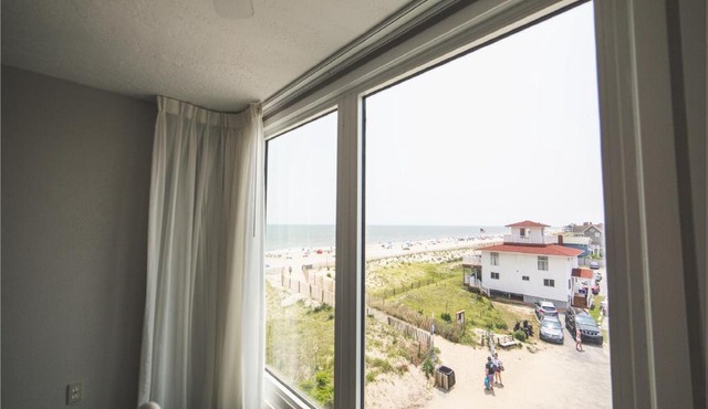 Surf Club Oceanfront Hotel