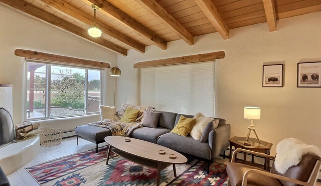 Sweet Mountain View Arroyo Seco Home with Hot Tub