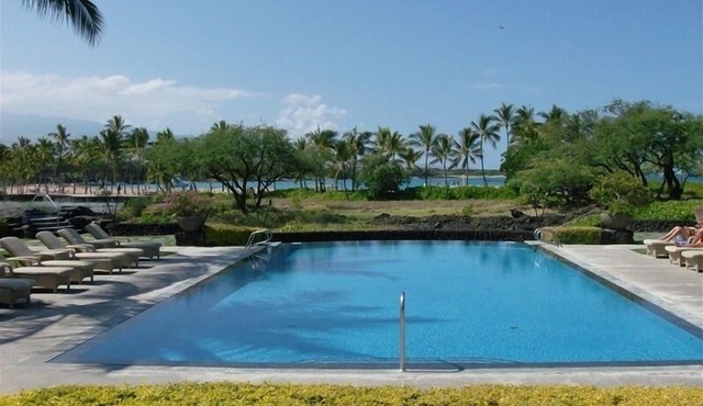 The Hula Moon Villa: Luxury Ocean View Penthouse - Best Value in Kolea!