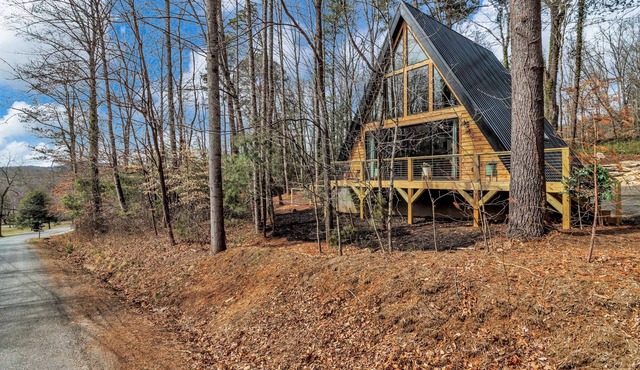 The StAy FrAme- BRAND NEW, sauna, hot tub