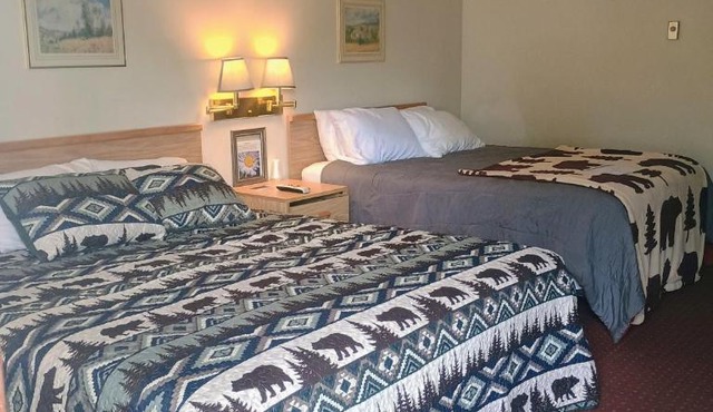Two Medicine Inn and Resort