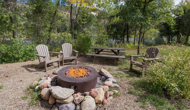 Two Pet Friendly Rustic Cabins on the Animas River - 6 Min to Downtown DGO