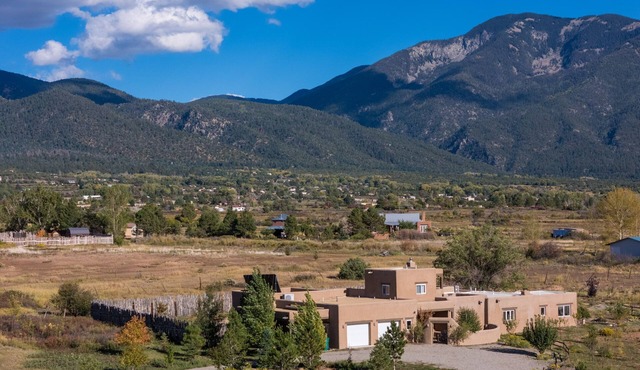 Villa Grande Vista + Sunset Studio - Arroyo Seco