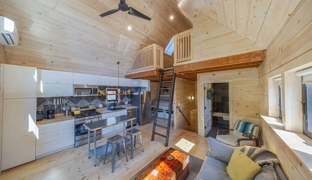 Walkable Studio in Downtown Bar Harbor [Sea Smoke]