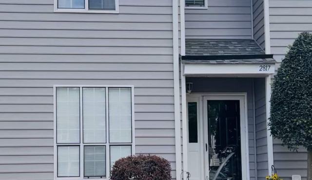 Welcome Home! 2bed/2.5 bath townhouse in the heart of Charlotte