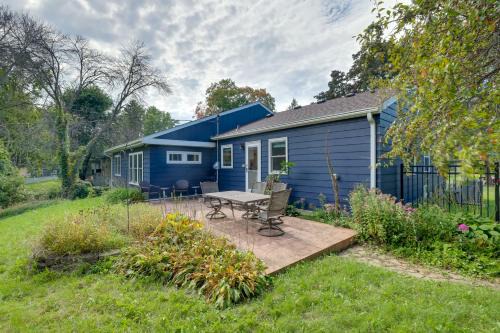 Work & Play Near Dtwn Minneapolis: Family Home