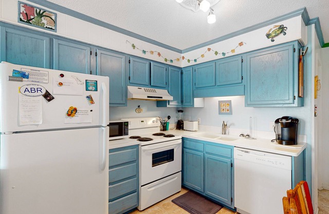 Colorful, Second-Floor Condo with Balcony, WiFi & Shared Pool/Kiddie Pool