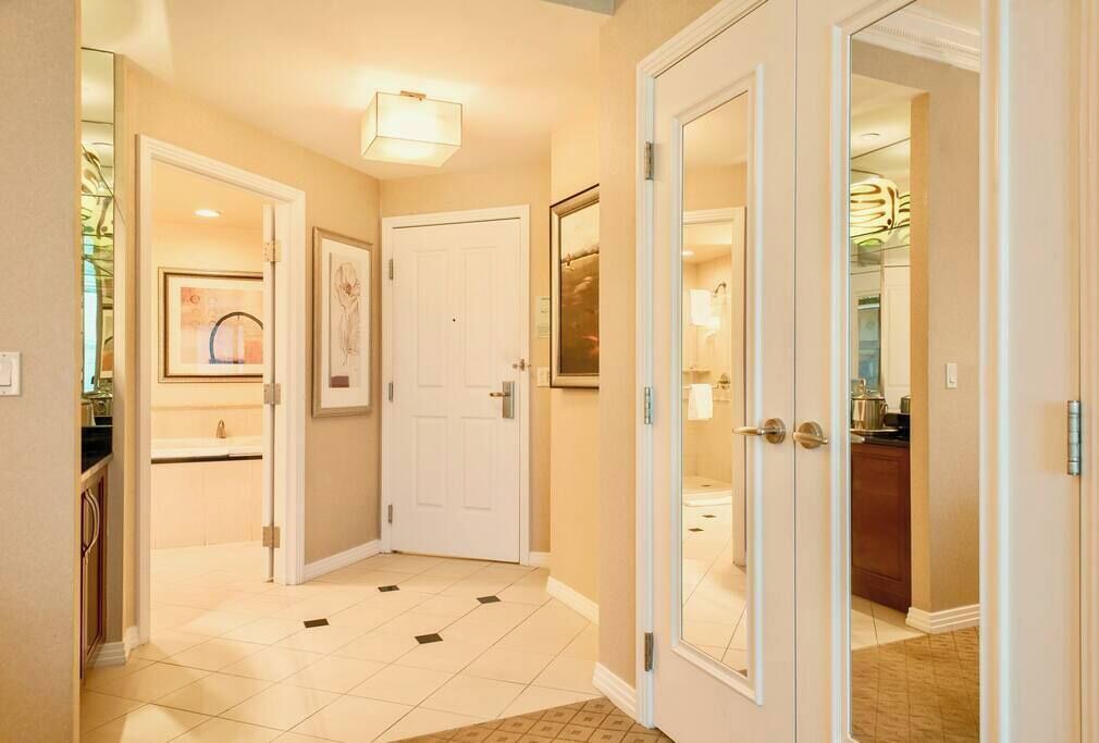 Las Vegas Condo | No Resort Fee | Balcony Strip Views, Pools & Parking