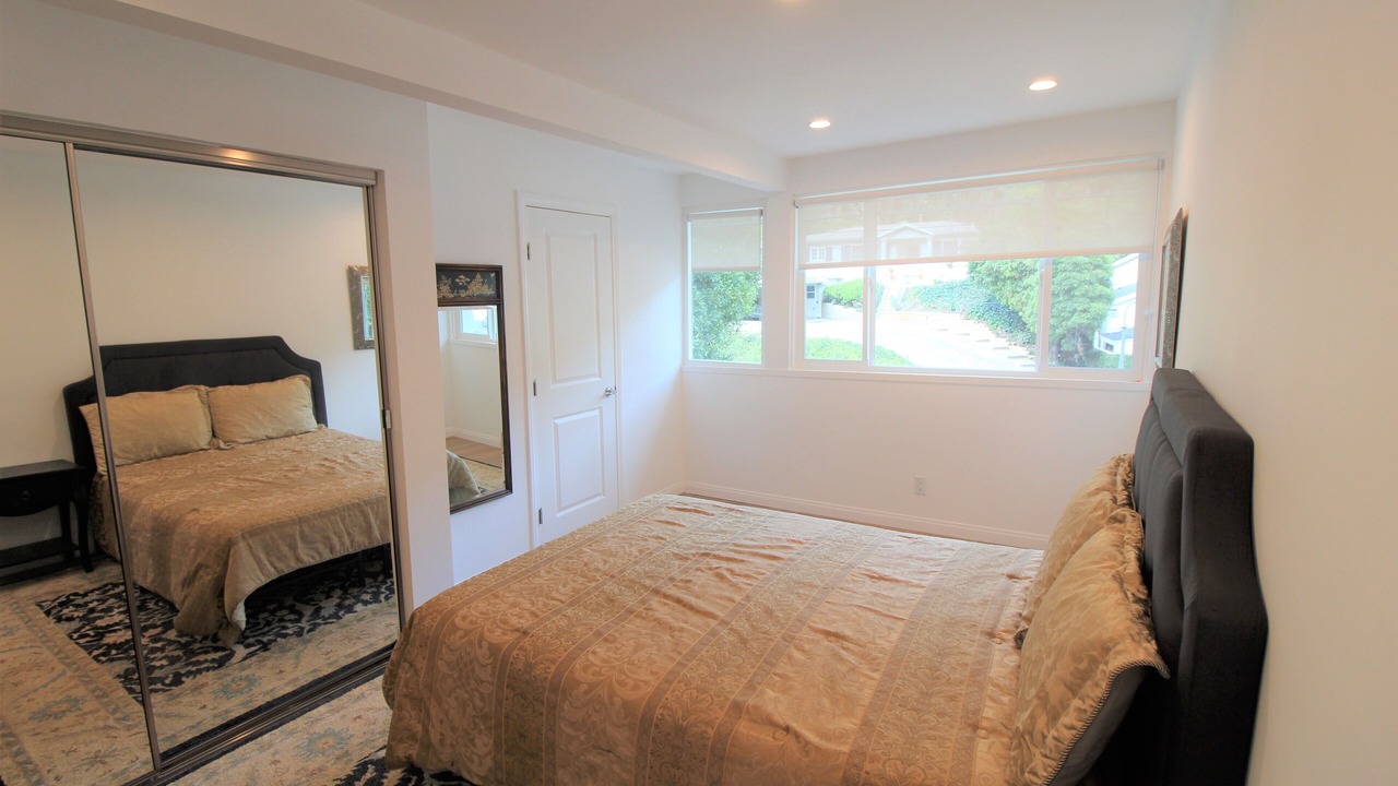 Photo of Bedroom in Beverly Glen