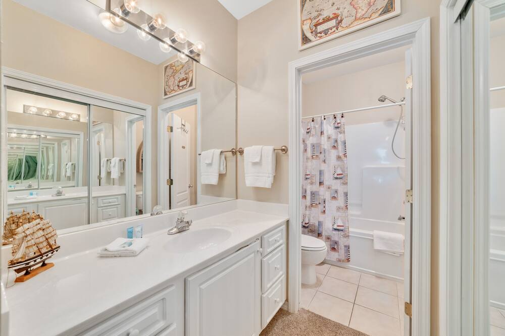 Photo of Bathroom in Orange Beach East