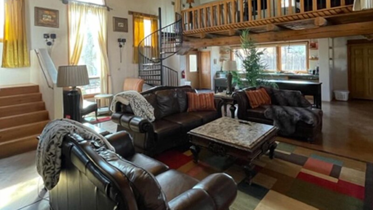Photo of Livingroom in Los Ranchos de Albuquerque