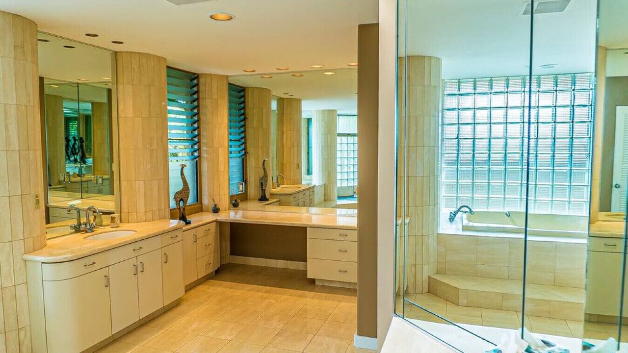 Photo of Bathroom in Kahaluu-Keauhou