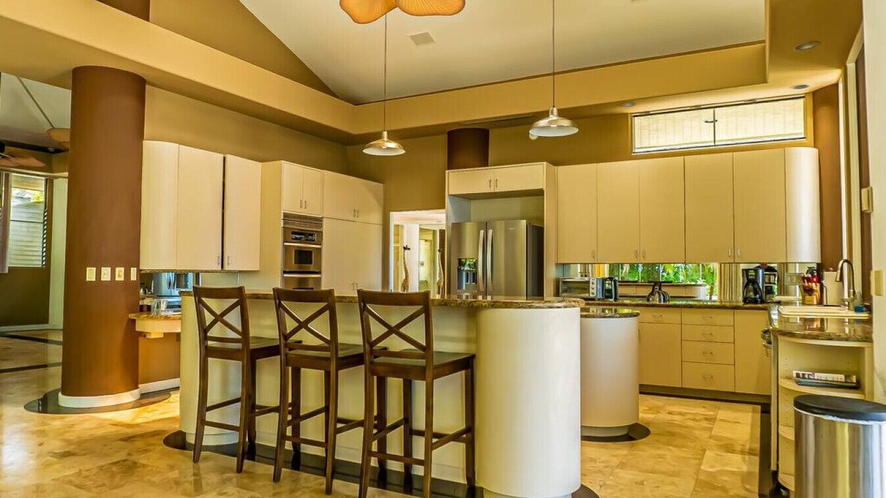 Photo of Kitchen in Kahaluu-Keauhou