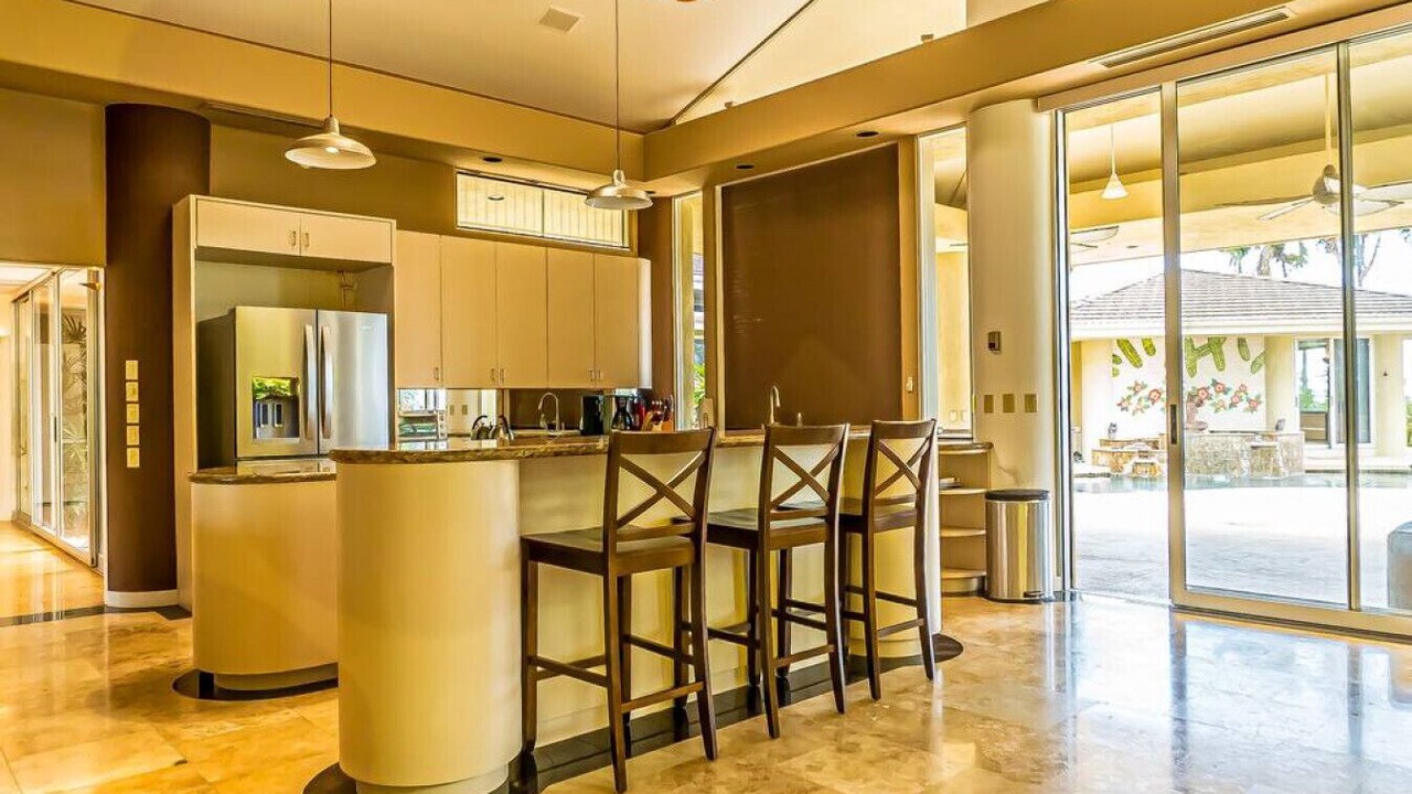 Photo of Kitchen in Kahaluu-Keauhou