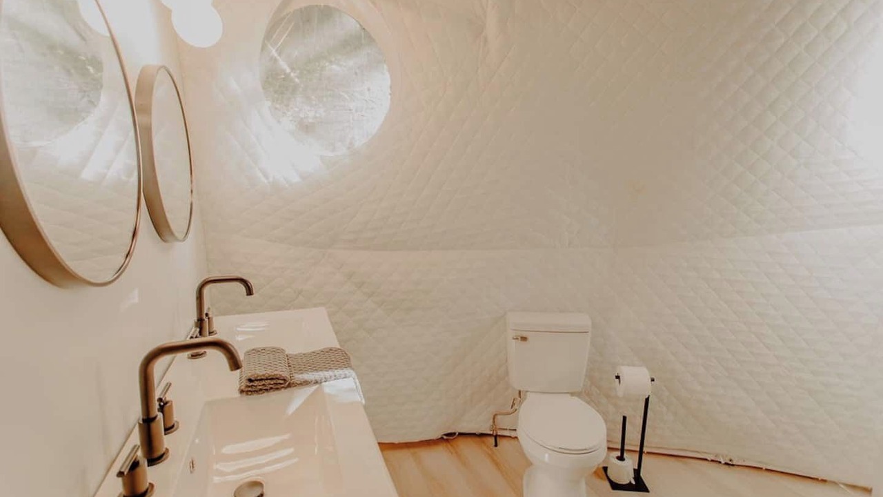 Photo of Bathroom in Cosby