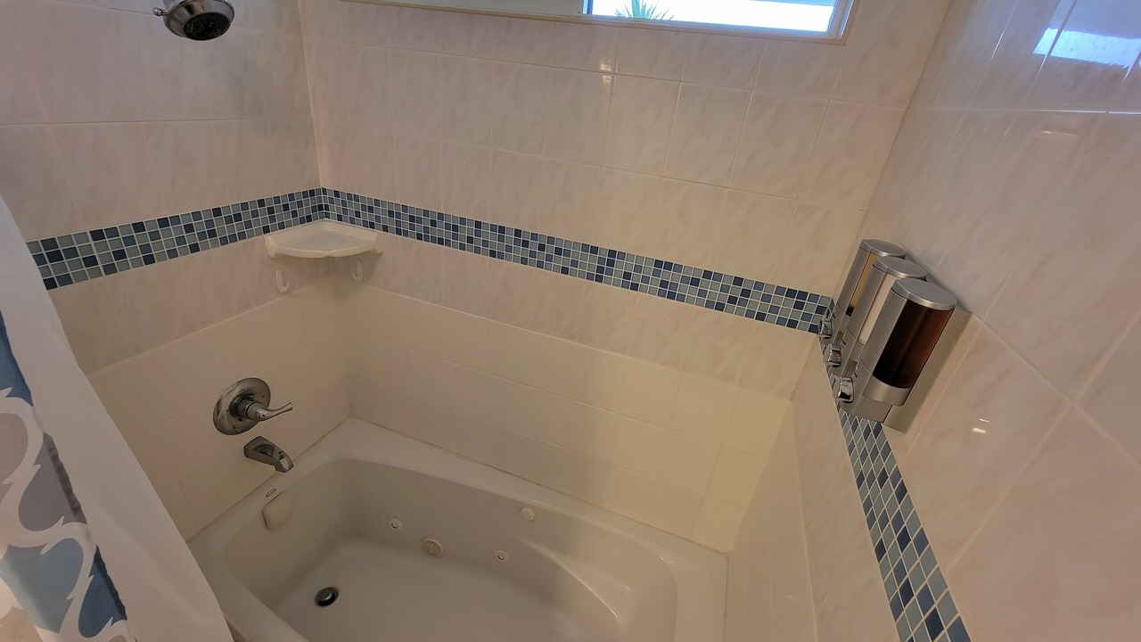 Photo of Bathroom in Hilo