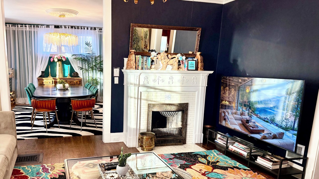 Photo of Livingroom in Historic Eastside