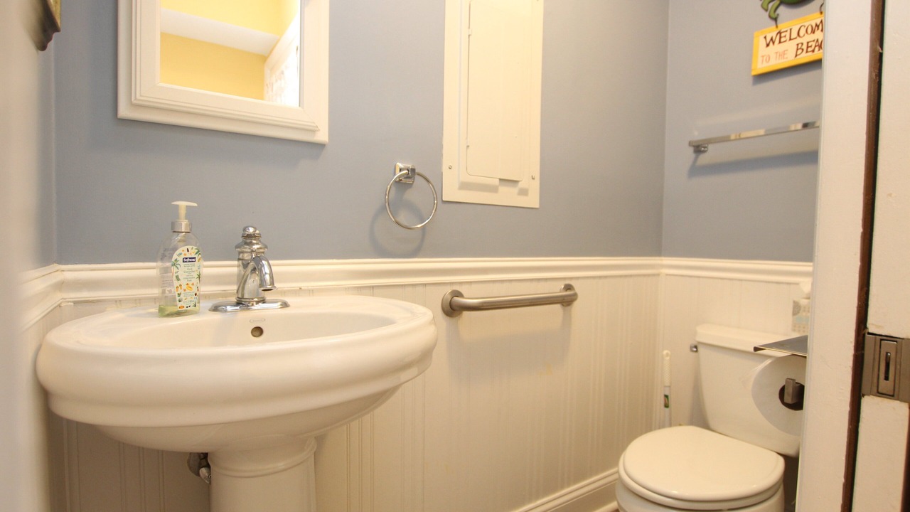 Photo of Bathroom in Country Club Estates