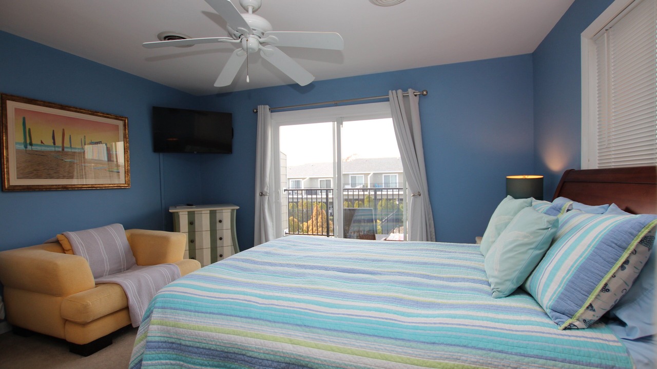 Photo of Bedroom in Country Club Estates