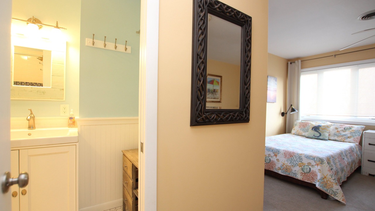 Photo of Bedroom in Country Club Estates