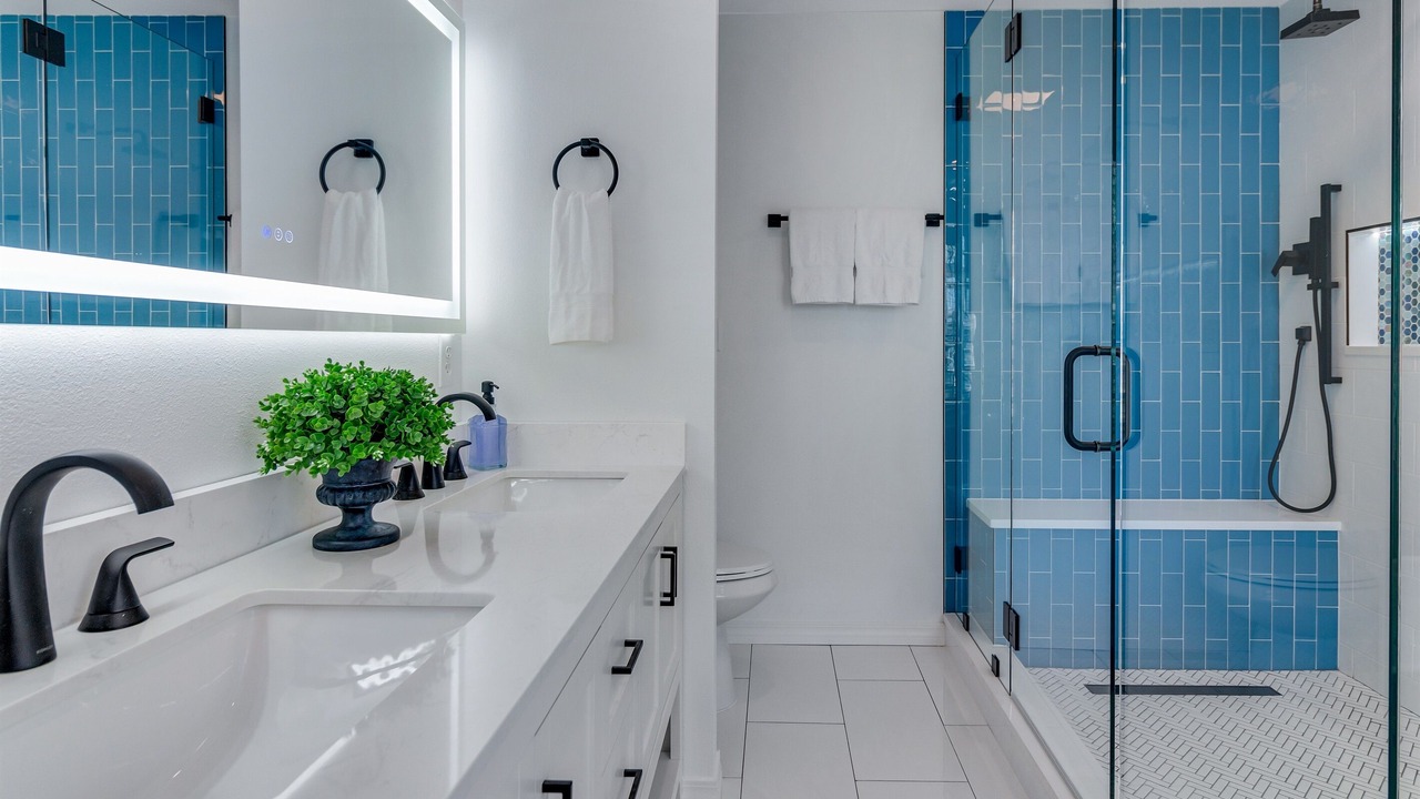Photo of Bathroom in Clipper Cove