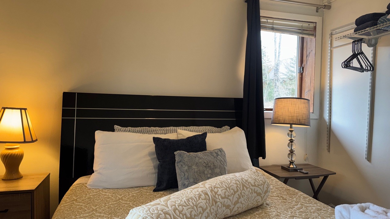 Photo of Bedroom in Alyeska