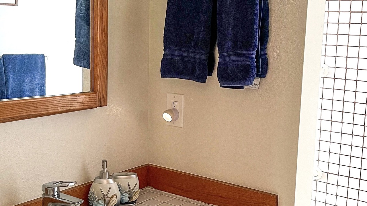 Photo of Bathroom in Poipu