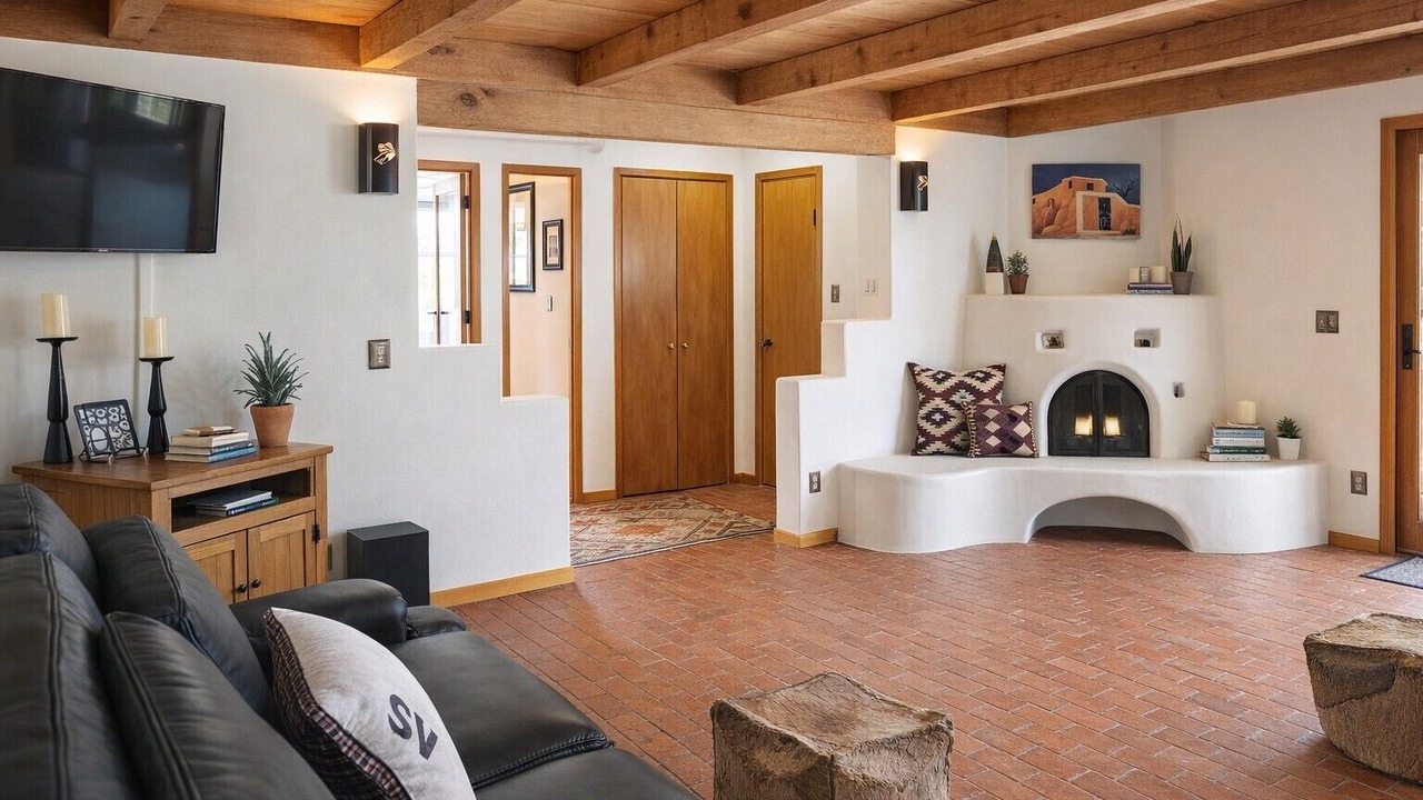 Photo of Livingroom in Eldorado at Santa Fe