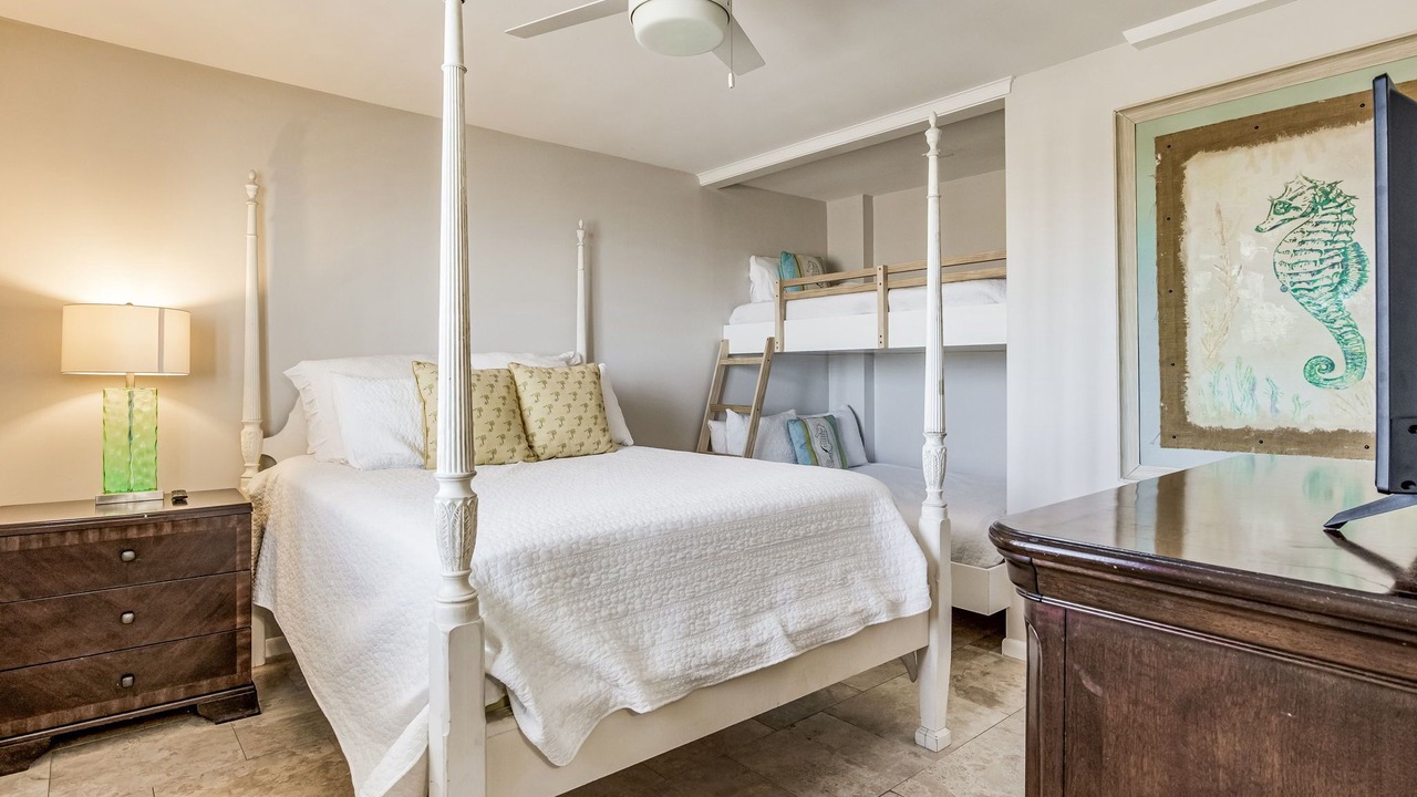 Photo of Bedroom in Orange Beach East