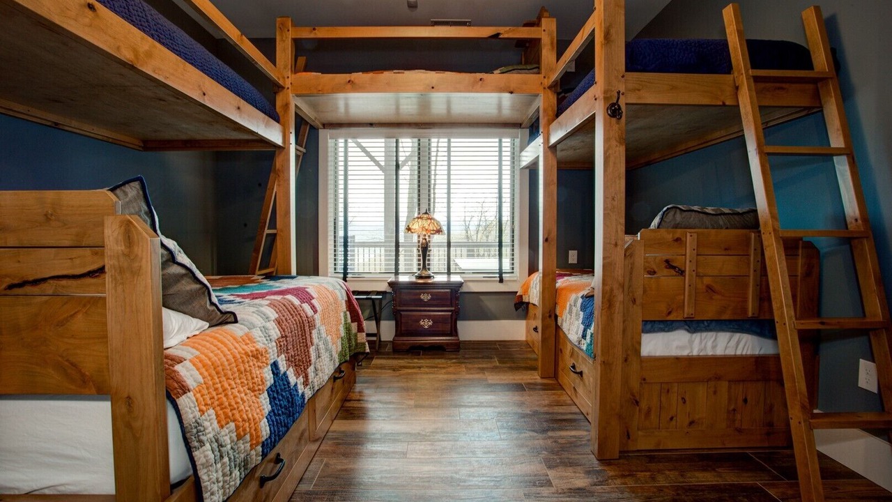 Photo of Bedroom in Laurel Ridge