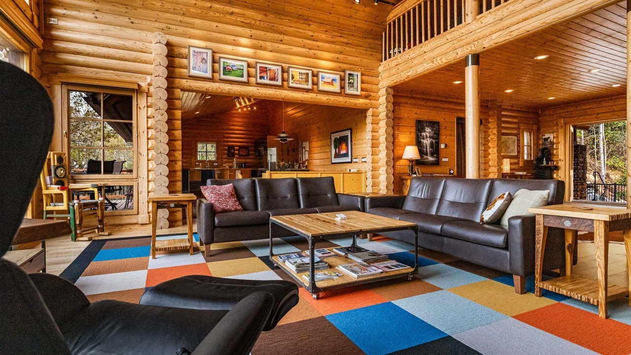 Photo of Livingroom in Old Fort