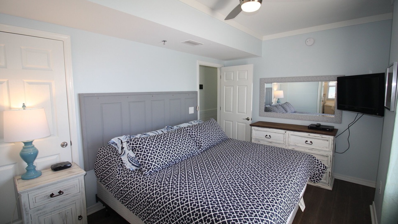 Photo of Bedroom in Gulf Shores