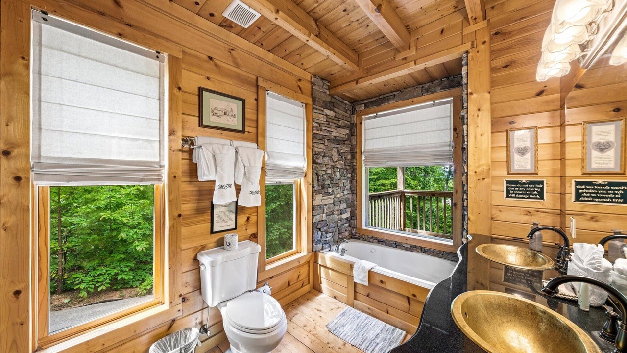 Photo of Bathroom in Gatlinburg