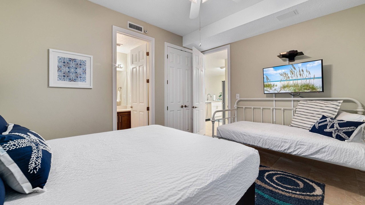 Photo of Bedroom in Orange Beach East