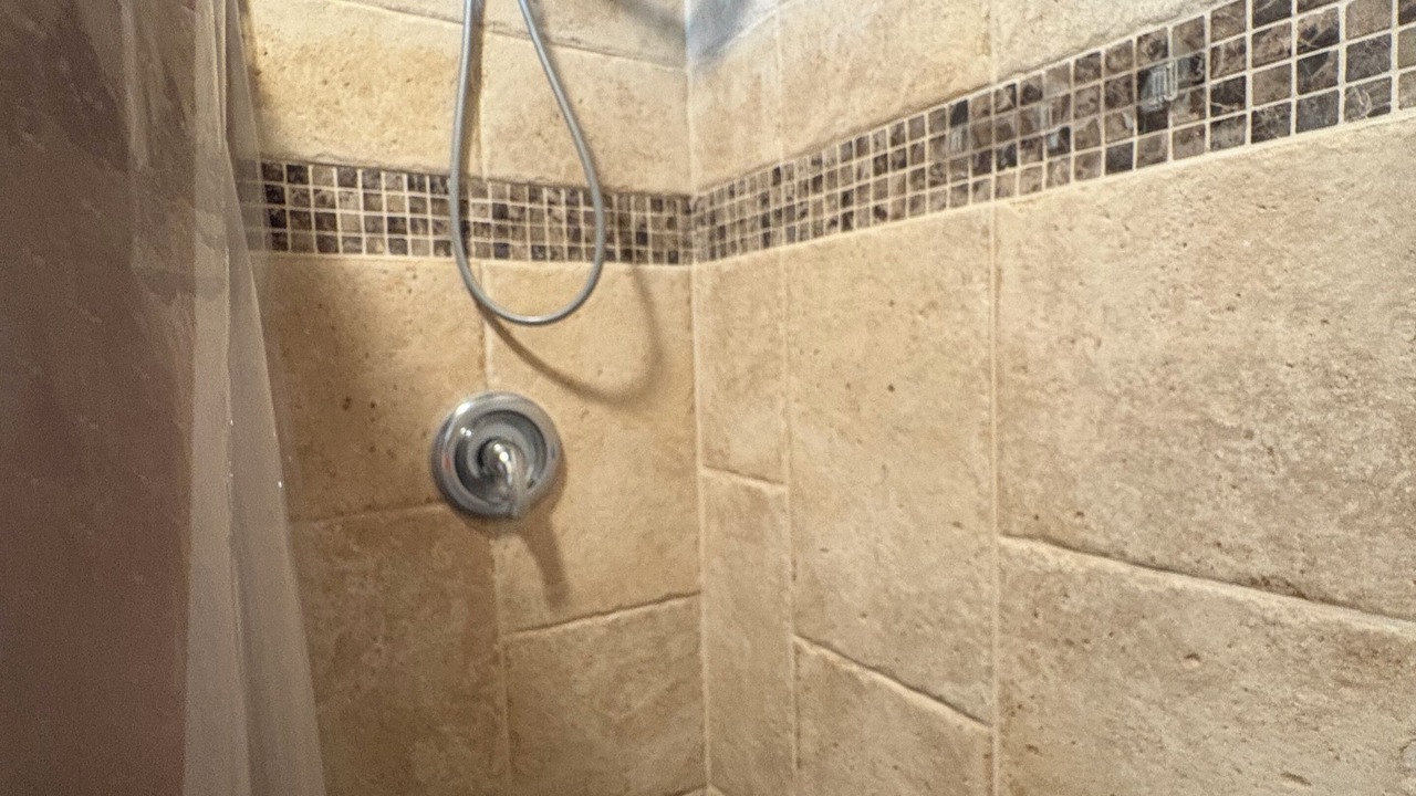 Photo of Bathroom in Hilo
