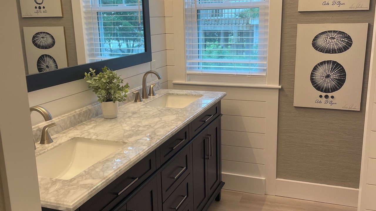 Photo of Bathroom in Corolla Light