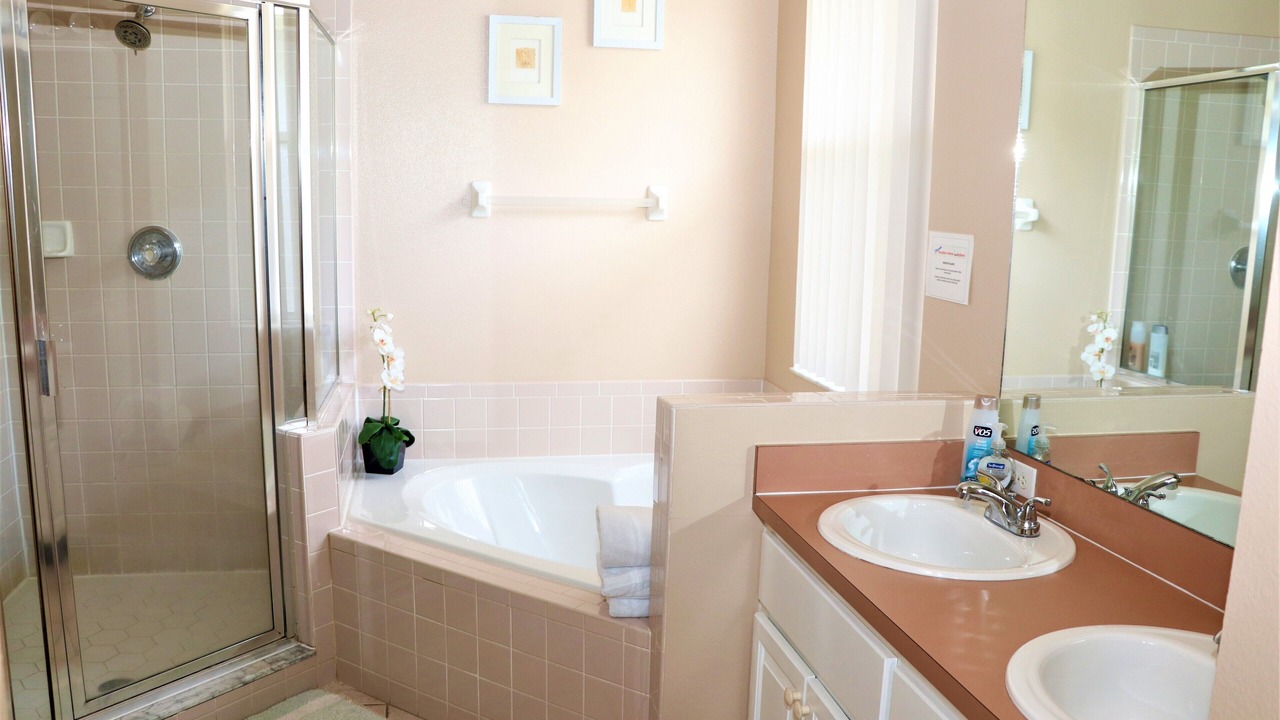 Photo of Bathroom in Sunset Lakes