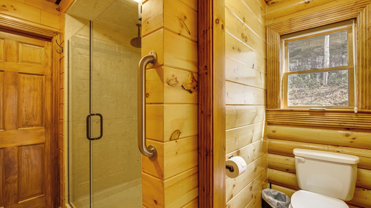 Photo of Bathroom in Tuscumbia